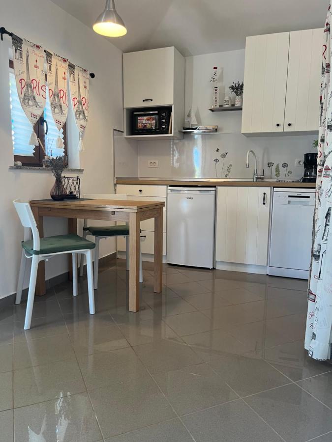 Apartment Cozy&Quiet Ровинь Экстерьер фото