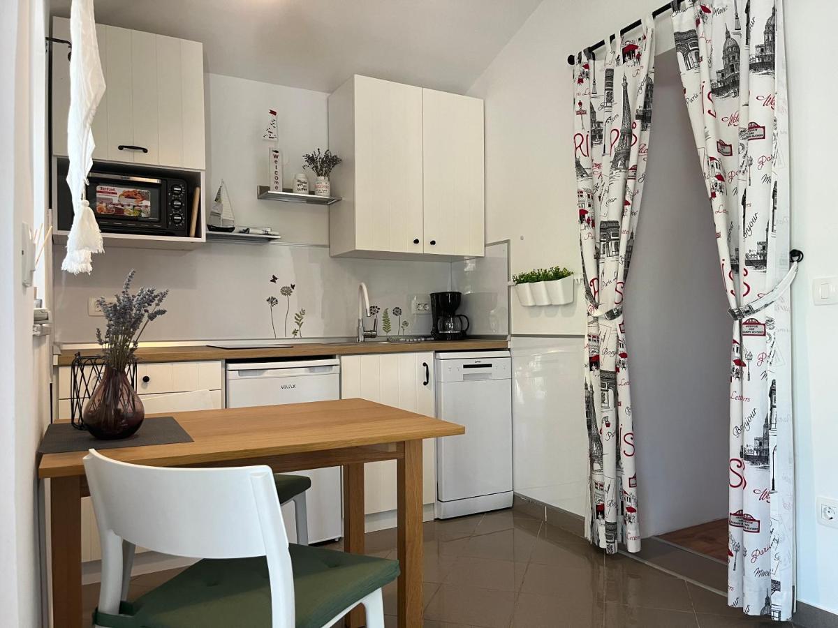 Apartment Cozy&Quiet Ровинь Экстерьер фото