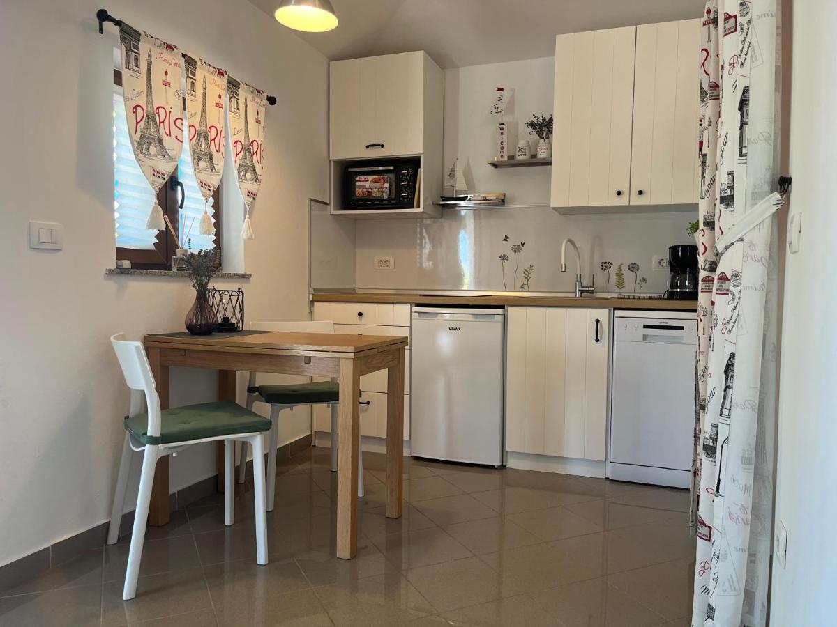 Apartment Cozy&Quiet Ровинь Экстерьер фото